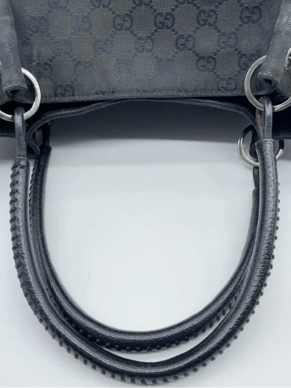 Authentic Gucci GG Canvas Leather
Black Hand Bag - Picture 4 of 10